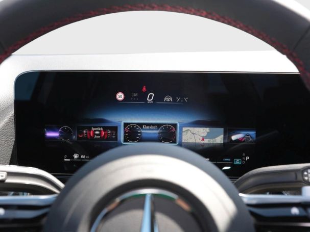 Mercedes-Benz GLA 180 AMG Distronic Kamera Easy-Pack AHK