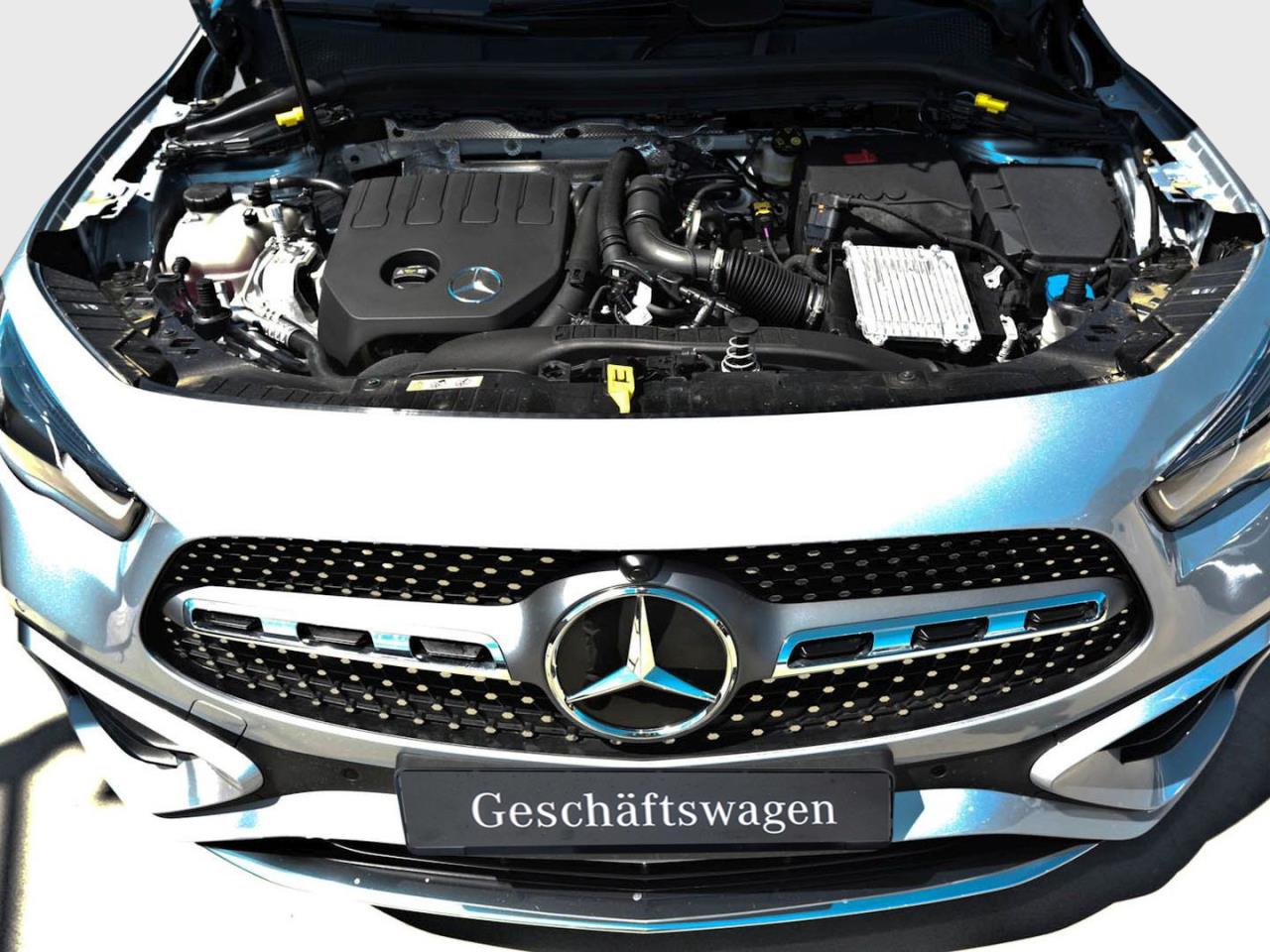 Mercedes-Benz GLA 180 AMG Distronic Kamera Easy-Pack AHK
