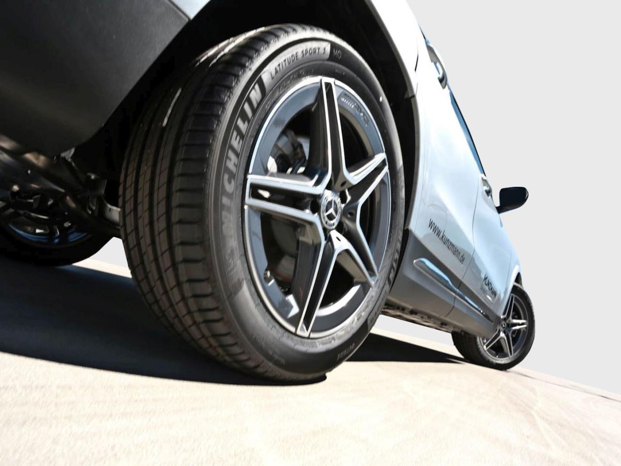 Mercedes-Benz GLA 180 AMG Distronic Kamera Easy-Pack AHK