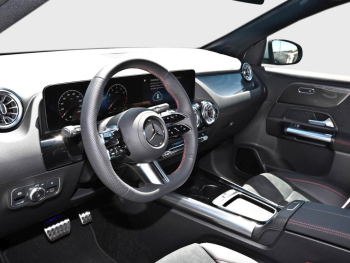 Mercedes-Benz GLA 180 AMG Distronic Kamera Easy-Pack AHK