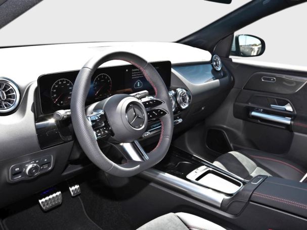 Mercedes-Benz GLA 180 AMG Distronic Kamera Easy-Pack AHK