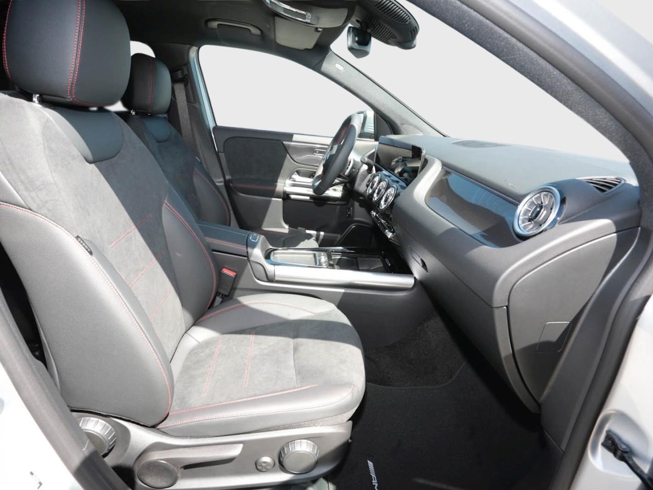 Mercedes-Benz GLA 180 AMG Distronic Kamera Easy-Pack AHK