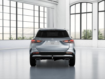 Mercedes-Benz GLA 180 AMG Distronic Kamera Easy-Pack AHK