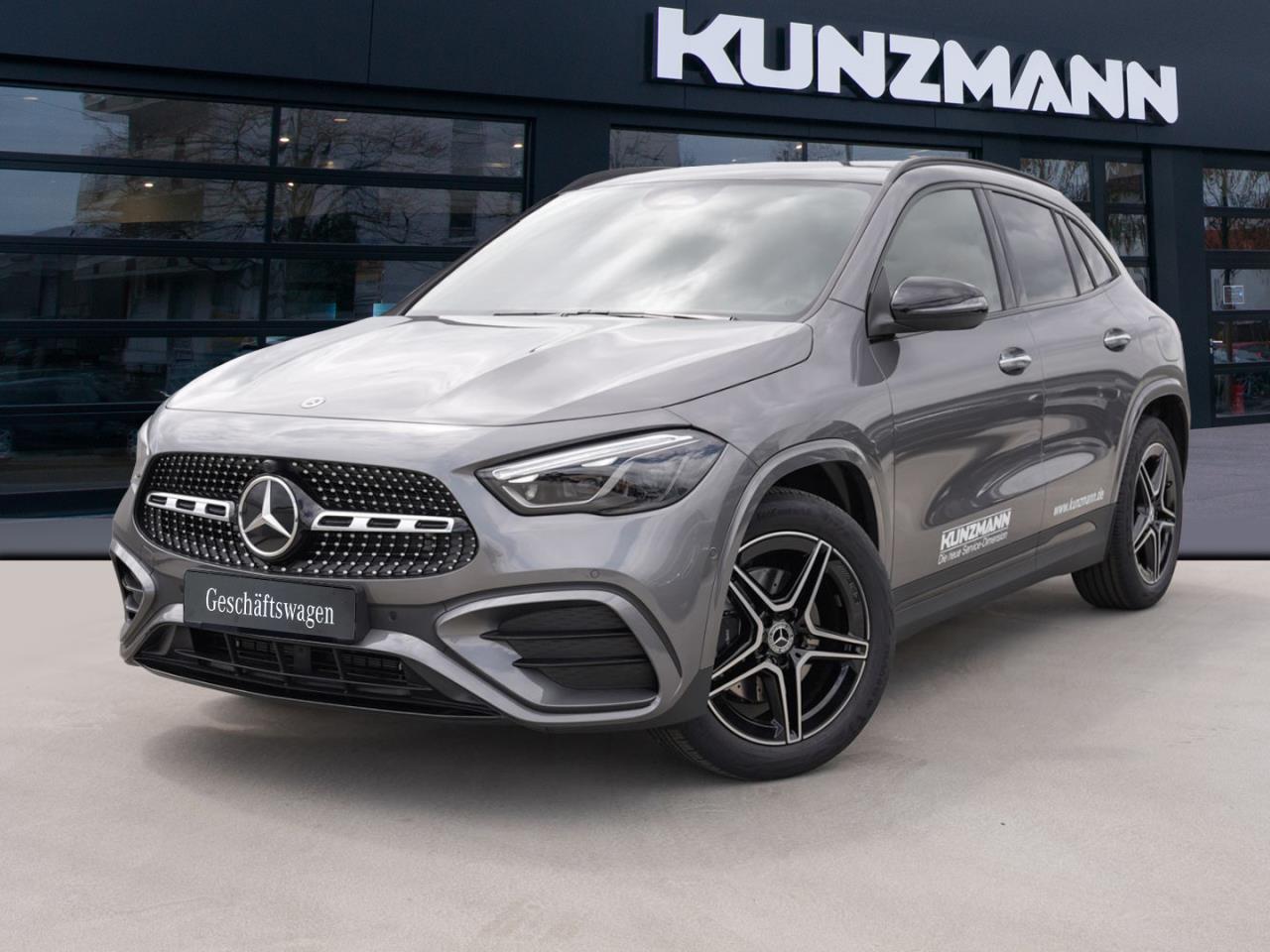 Mercedes-Benz GLA 180 AMG Night Panorama Spurhalte Kamera Park