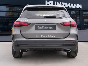 Mercedes-Benz GLA 180 AMG Night Panorama Spurhalte Kamera Park