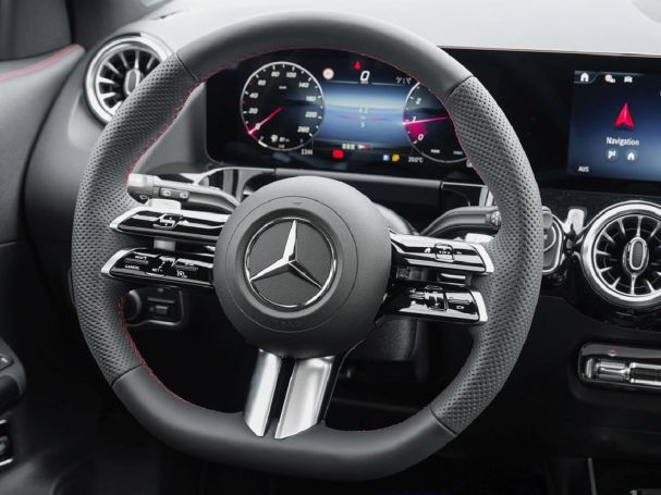 Mercedes-Benz GLA 180 AMG Night Panorama Spurhalte Kamera Park