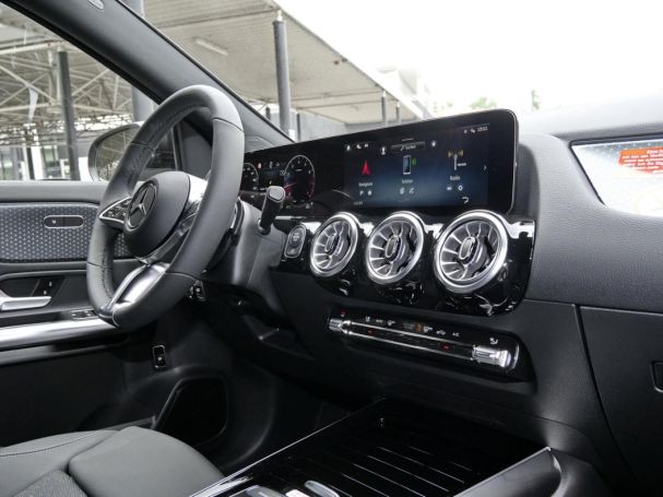 Mercedes-Benz GLA 180 Progressive Night Distronic 360° AHK