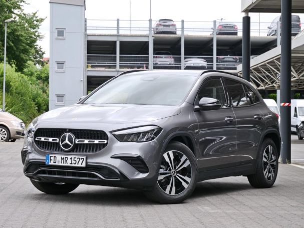 Mercedes-Benz GLA 180 Progressive Night Distronic 360° AHK