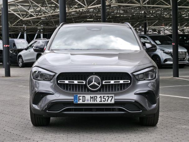 Mercedes-Benz GLA 180 Progressive Night Distronic 360° AHK