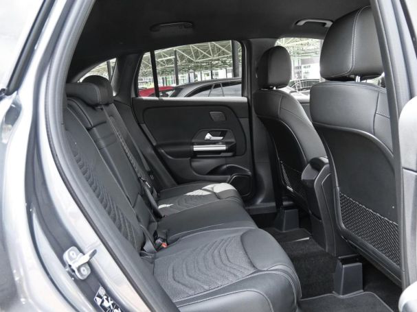 Mercedes-Benz GLA 180 Progressive Distronic Easy-Pack 360° AHK