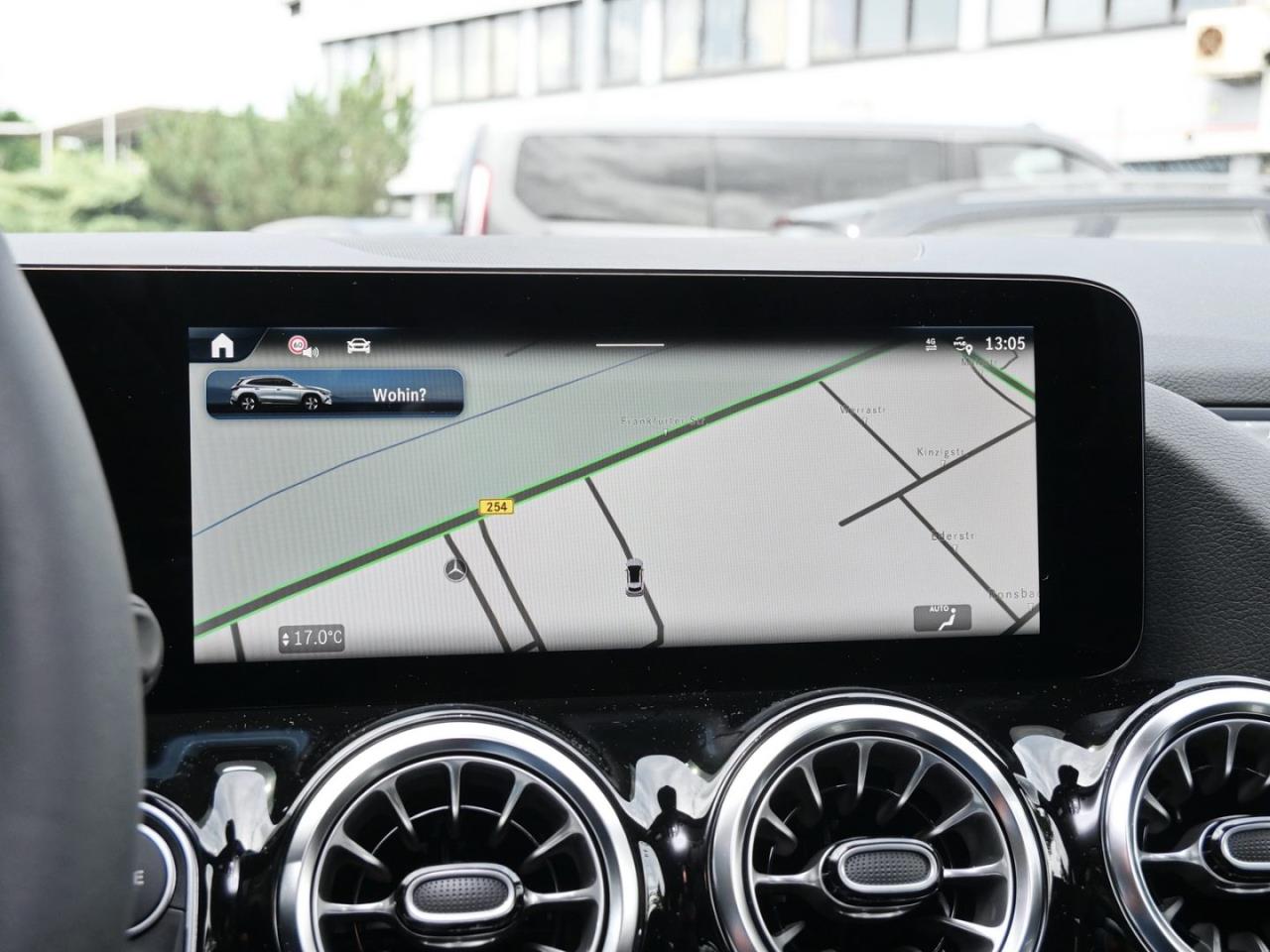 Mercedes-Benz GLA 180 Progressive Distronic Easy-Pack 360° AHK
