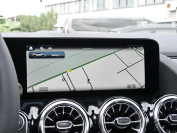Mercedes-Benz GLA 180 Progressive Distronic Easy-Pack 360° AHK