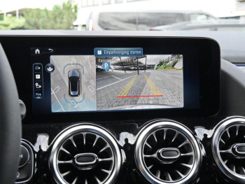 Mercedes-Benz GLA 180 Progressive Distronic Easy-Pack 360° AHK