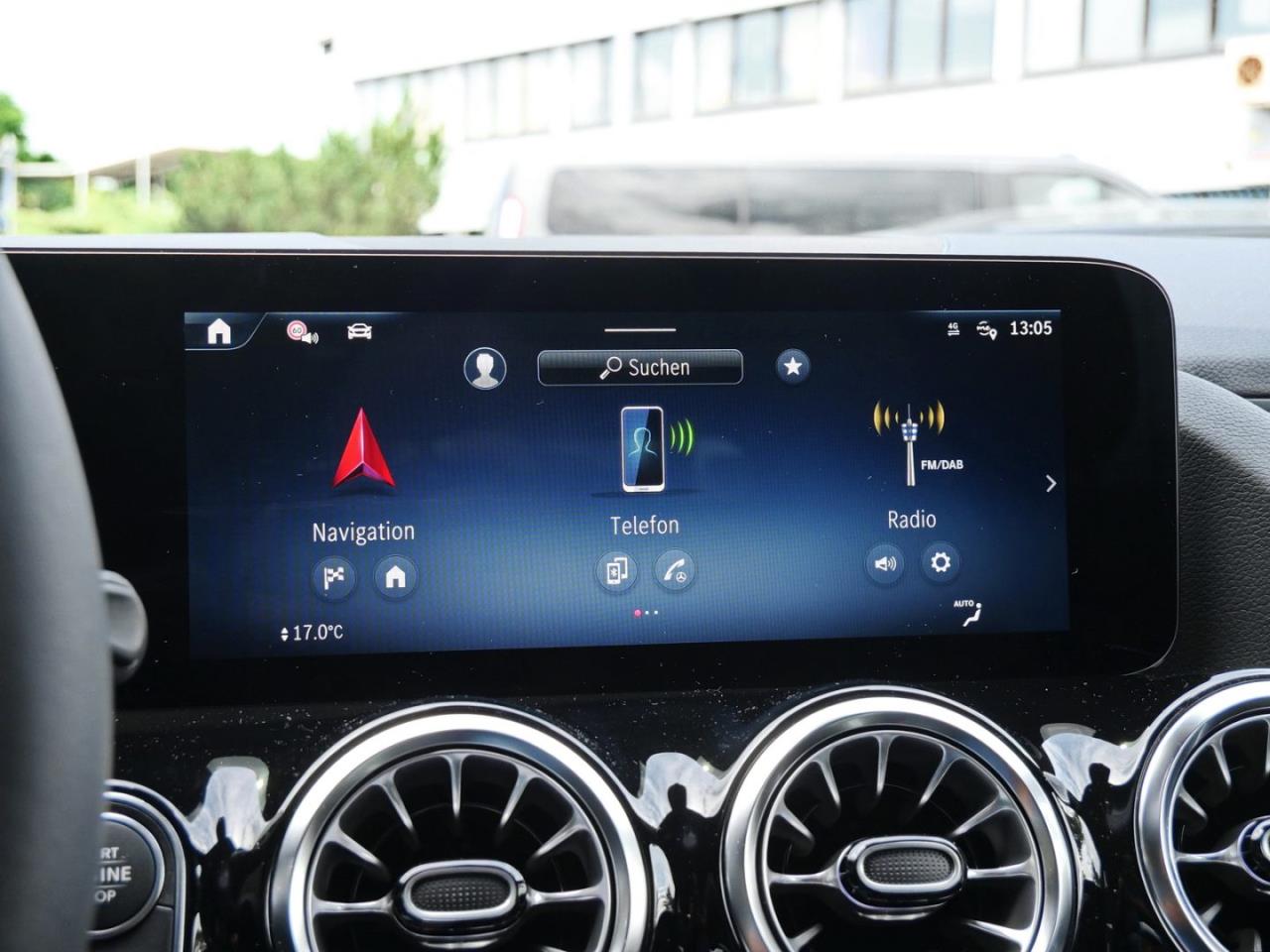 Mercedes-Benz GLA 180 Progressive Distronic Easy-Pack 360° AHK