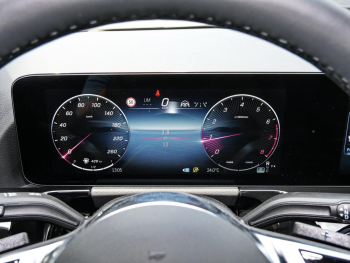 Mercedes-Benz GLA 180 Progressive Distronic Easy-Pack 360° AHK