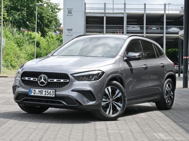 Mercedes-Benz GLA 180 Progressive Distronic Easy-Pack 360° AHK