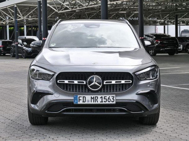 Mercedes-Benz GLA 180 Progressive Distronic Easy-Pack 360° AHK