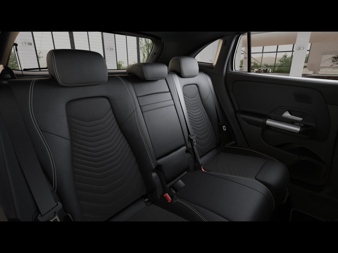 Mercedes-Benz GLA 180 Progressive Distronic Easy-Pack 360° AHK