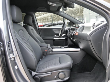 Mercedes-Benz GLA 180 Progressive Distronic Easy-Pack 360° AHK