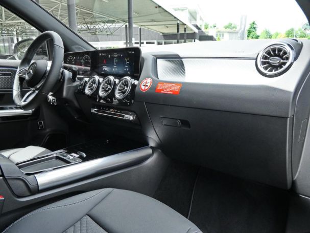 Mercedes-Benz GLA 180 Progressive Distronic Easy-Pack 360° AHK