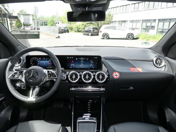 Mercedes-Benz GLA 180 Progressive Night Distronic 360° AHK