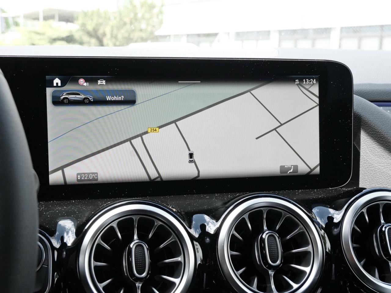 Mercedes-Benz GLA 180 Progressive Night Distronic 360° AHK