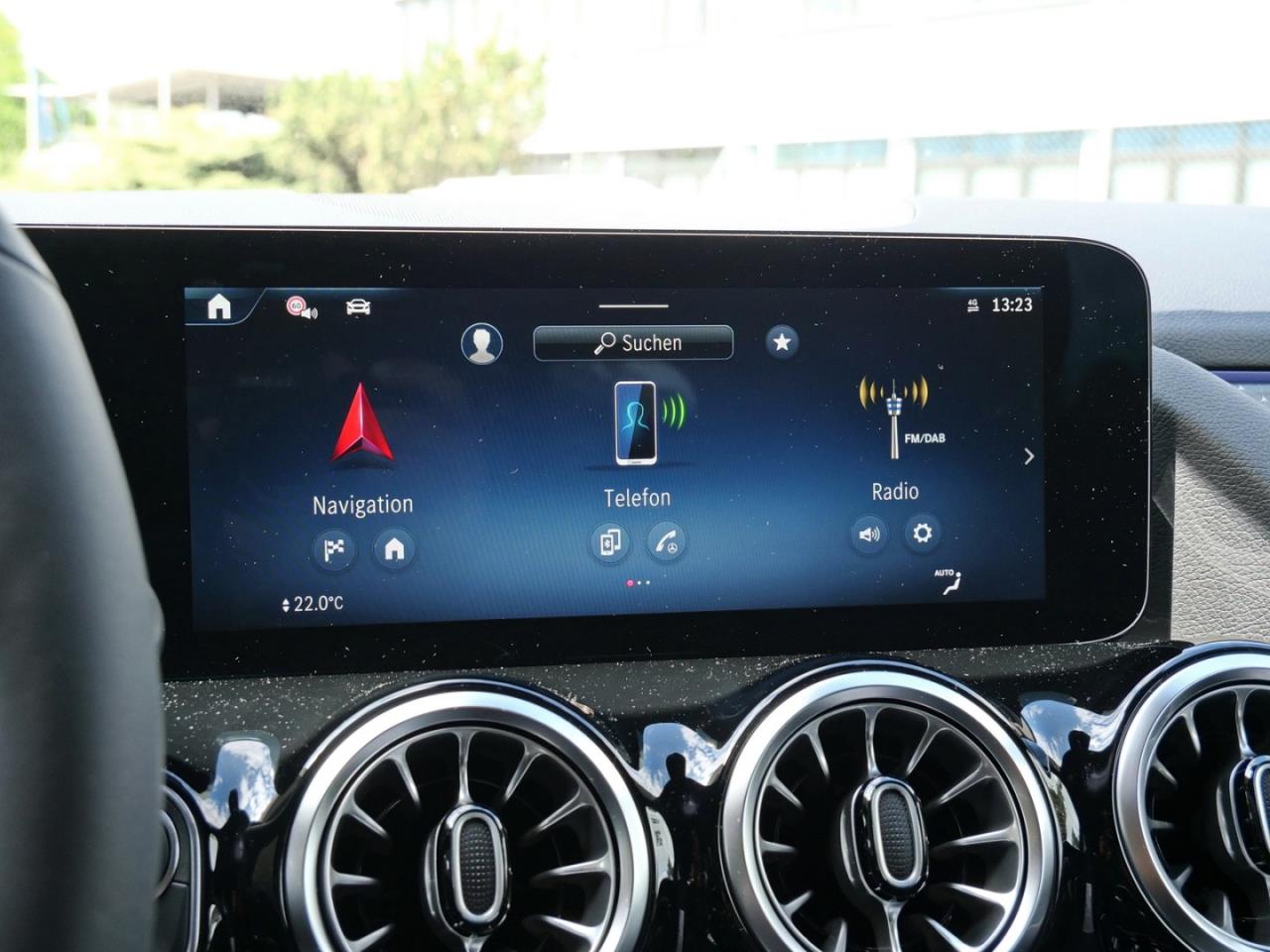 Mercedes-Benz GLA 180 Progressive Night Distronic 360° AHK