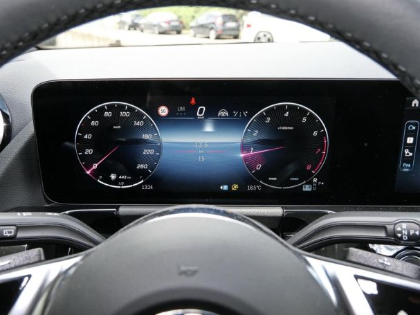 Mercedes-Benz GLA 180 Progressive Night Distronic 360° AHK