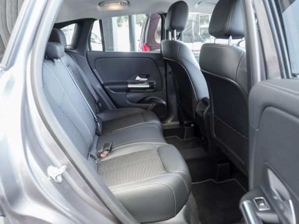 Mercedes-Benz GLA 200 d 4M Progressive Night Standheiz Kamera