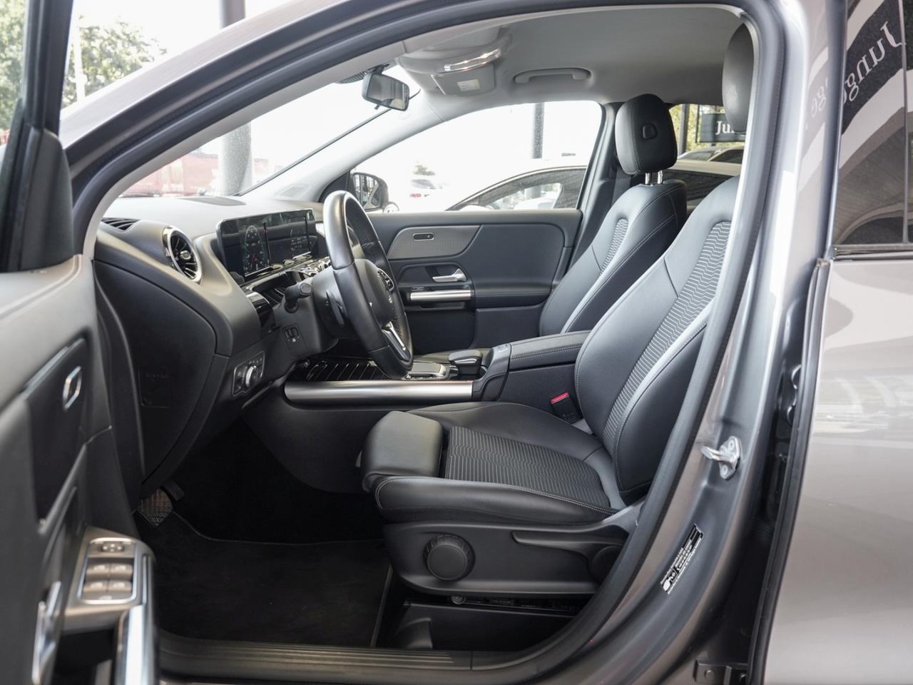 Mercedes-Benz GLA 200 d 4M Progressive Night Standheiz Kamera