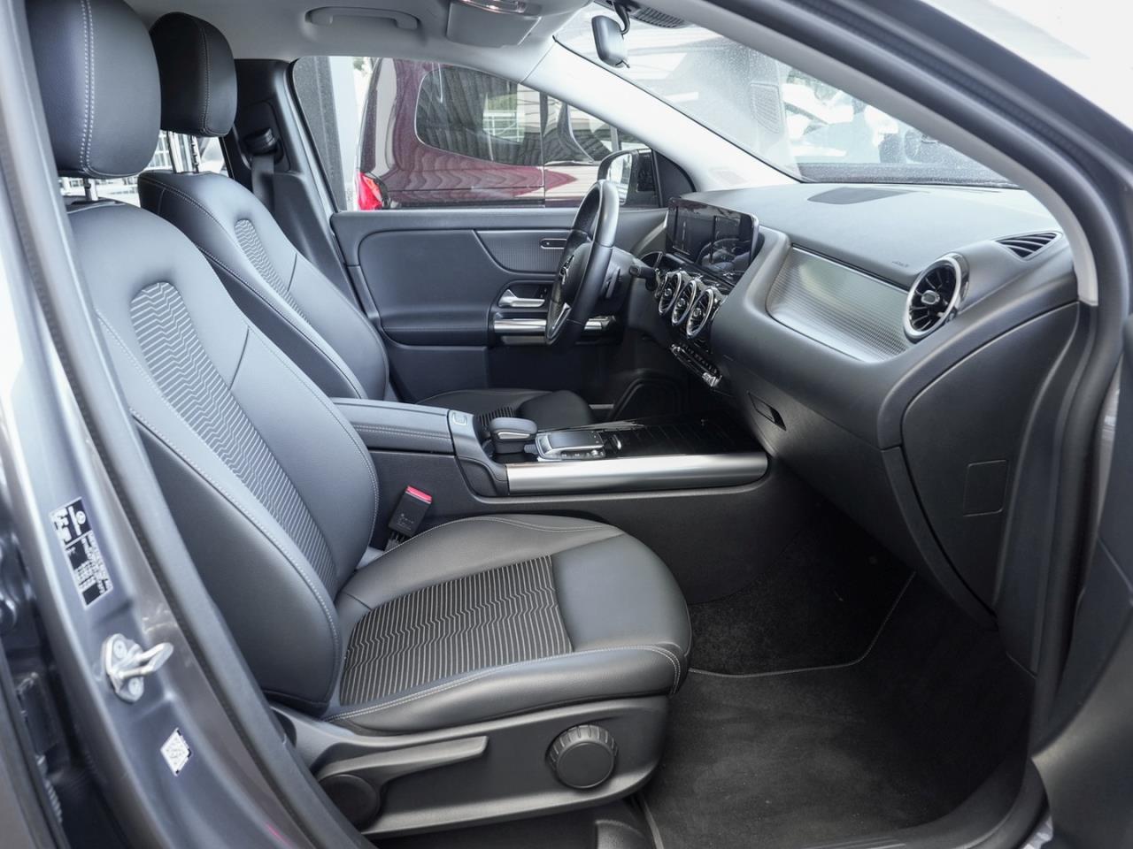 Mercedes-Benz GLA 200 d 4M Progressive Night Standheiz Kamera