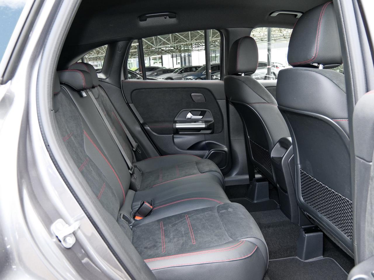 Mercedes-Benz GLA 200 d 4MATIC AMG Night Distronic 360° AHK