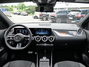 Mercedes-Benz GLA 200 d 4MATIC AMG Night Distronic 360° AHK