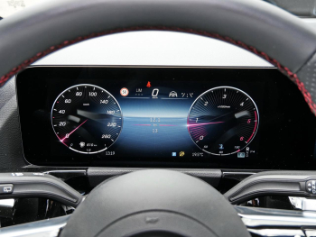 Mercedes-Benz GLA 200 d 4MATIC AMG Night Distronic 360° AHK