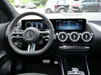 Mercedes-Benz GLA 200 d 4MATIC AMG Night Distronic 360° AHK