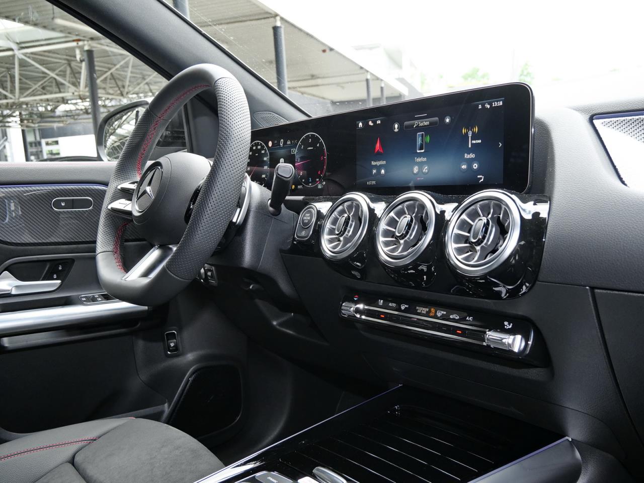 Mercedes-Benz GLA 200 d 4MATIC AMG Night Distronic 360° AHK