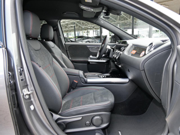 Mercedes-Benz GLA 200 d 4MATIC AMG Night Distronic 360° AHK