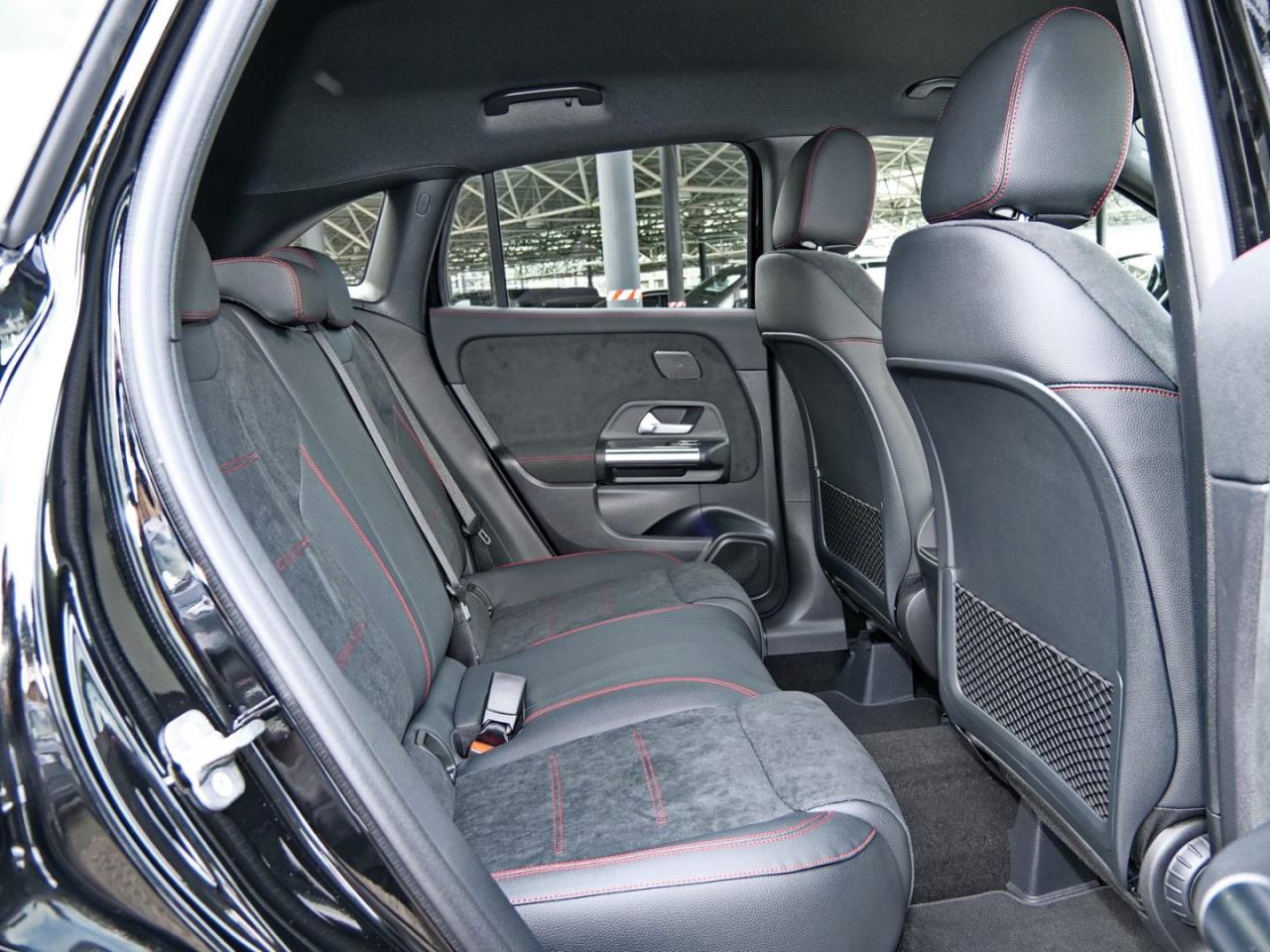 Mercedes-Benz GLA 200 d 4MATIC AMG Night Distronic AHK 360°