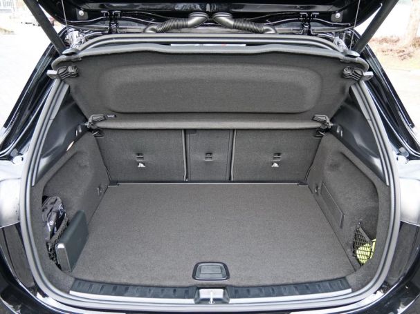 Mercedes-Benz GLA 200 d 4MATIC AMG Night Distronic AHK 360°