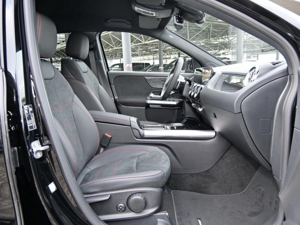 Mercedes-Benz GLA 200 d 4MATIC AMG Night Distronic AHK 360°