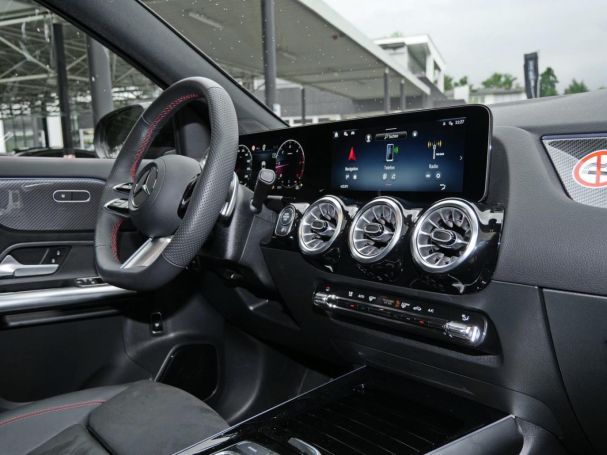 Mercedes-Benz GLA 200 d 4MATIC AMG Night Panorama Distronic