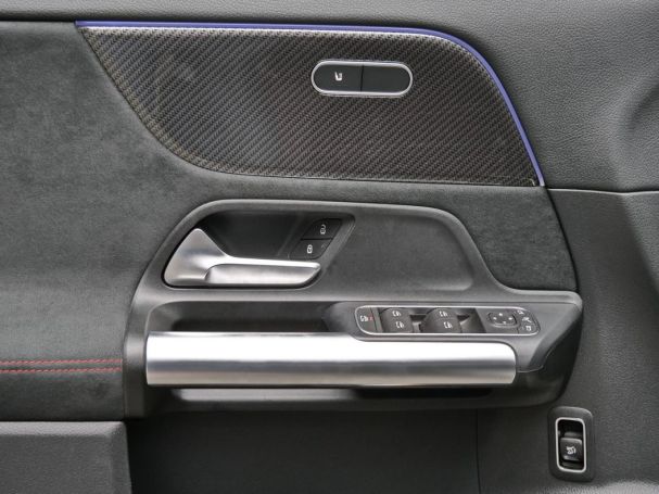 Mercedes-Benz GLA 200 d 4MATIC AMG Night Panorama Distronic