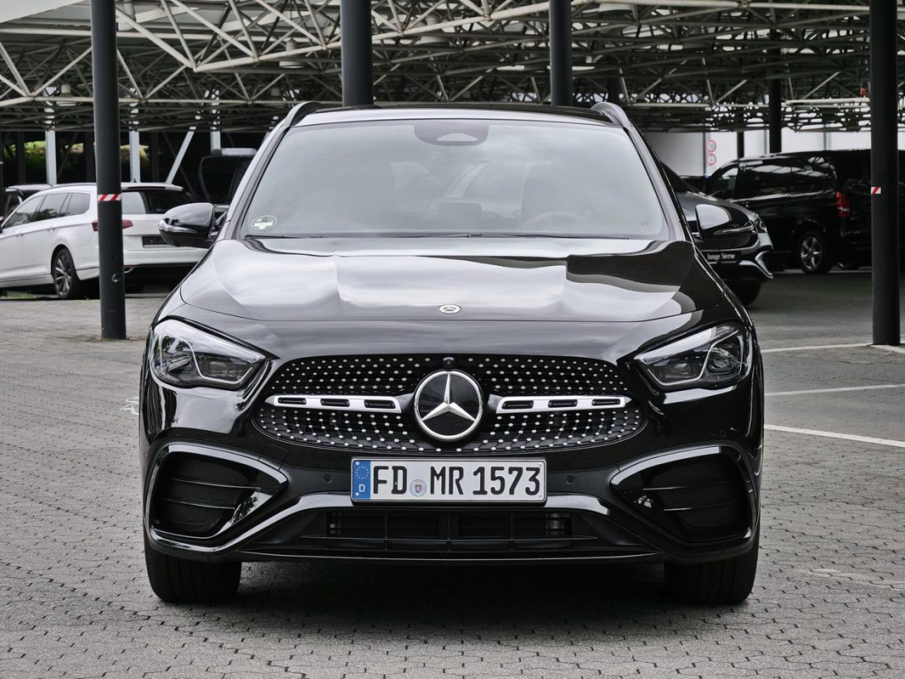 Mercedes-Benz GLA 200 d 4MATIC AMG Night Panorama Distronic