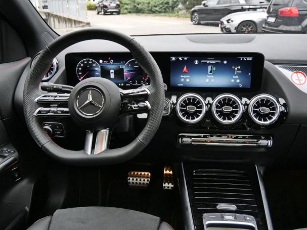 Mercedes-Benz GLA 200 d 4MATIC AMG Night Panorama Distronic