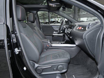 Mercedes-Benz GLA 200 d 4MATIC AMG Night Panorama Distronic