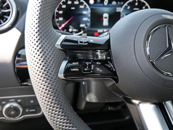 Mercedes-Benz GLA 200 d 4MATIC AMG Night Distronic Panorama
