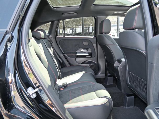 Mercedes-Benz GLA 200 d 4MATIC AMG Night Distronic Panorama