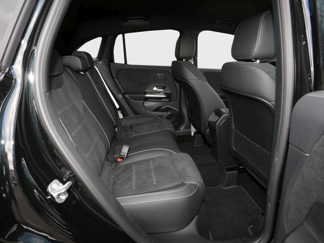 Mercedes-Benz GLA 200 d AMG Night Distronic Easy-Pack AHK 360°