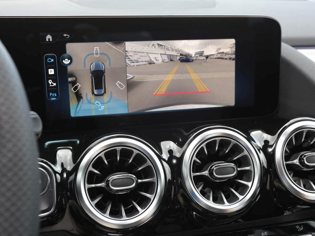 Mercedes-Benz GLA 200 d AMG Night Distronic Easy-Pack AHK 360°