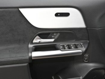 Mercedes-Benz GLA 200 d AMG Night Distronic Easy-Pack AHK 360°